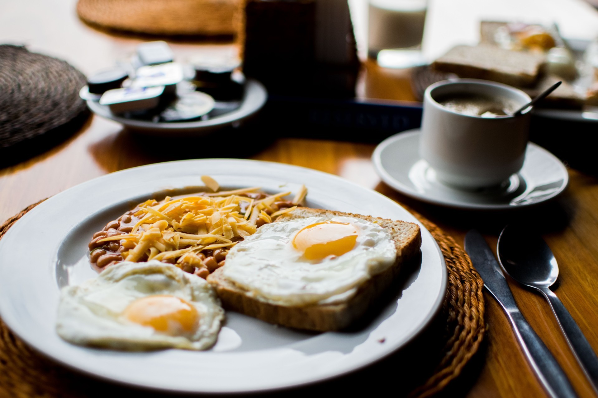 fried egg and bread pklatter